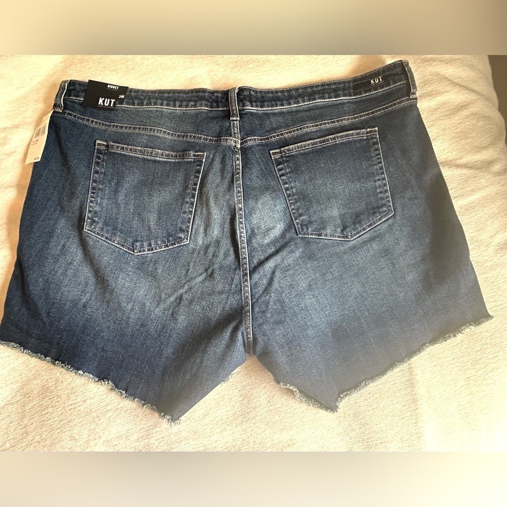 Kut from the Kloth Gidget Fray Shorts Dark Wash Denim 24W KS0099GA8 - Picture 6 of 8